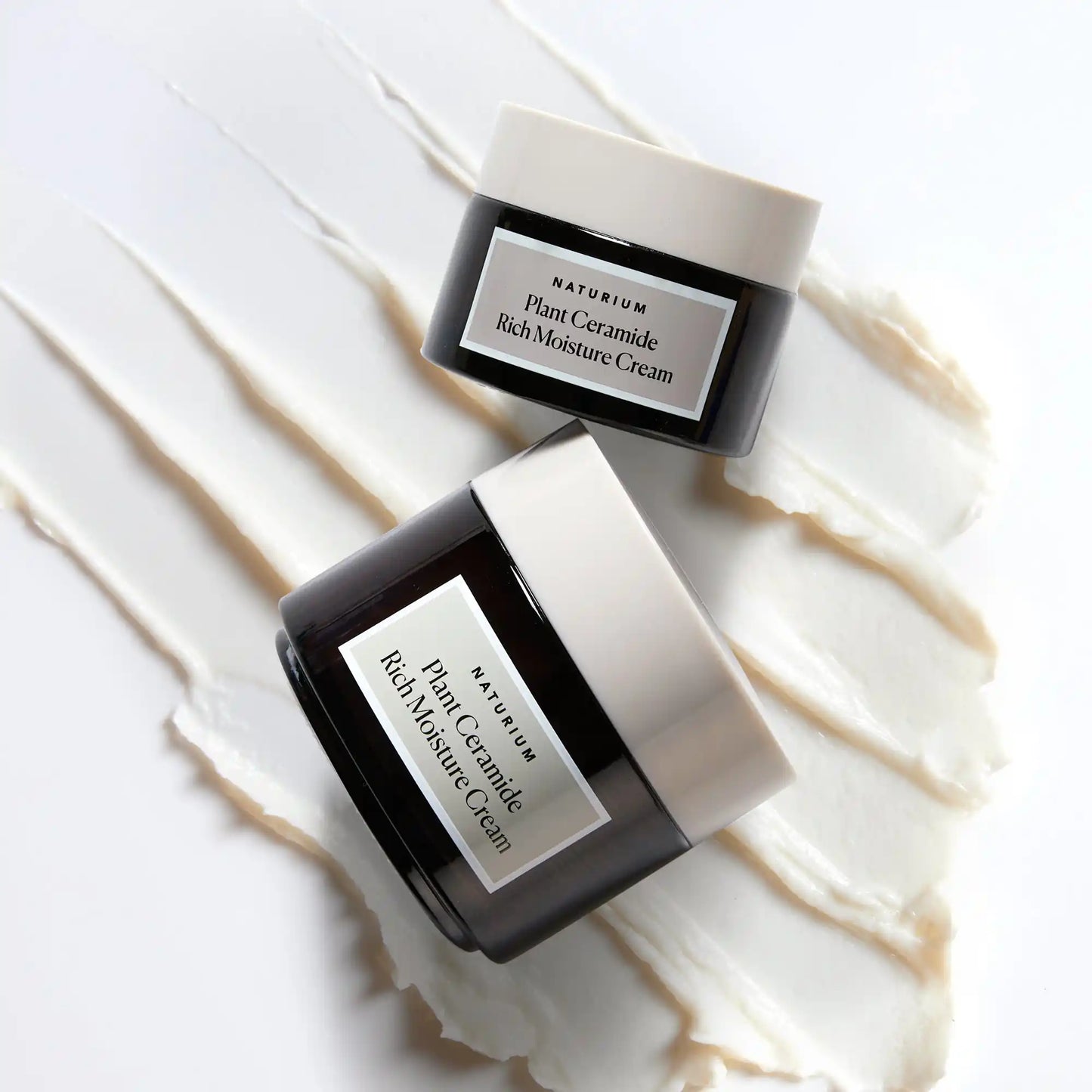 plant-ceramide-rich-moisture-cream-jumbo-b3 11_18_2021_Naturium0575-crop.webp