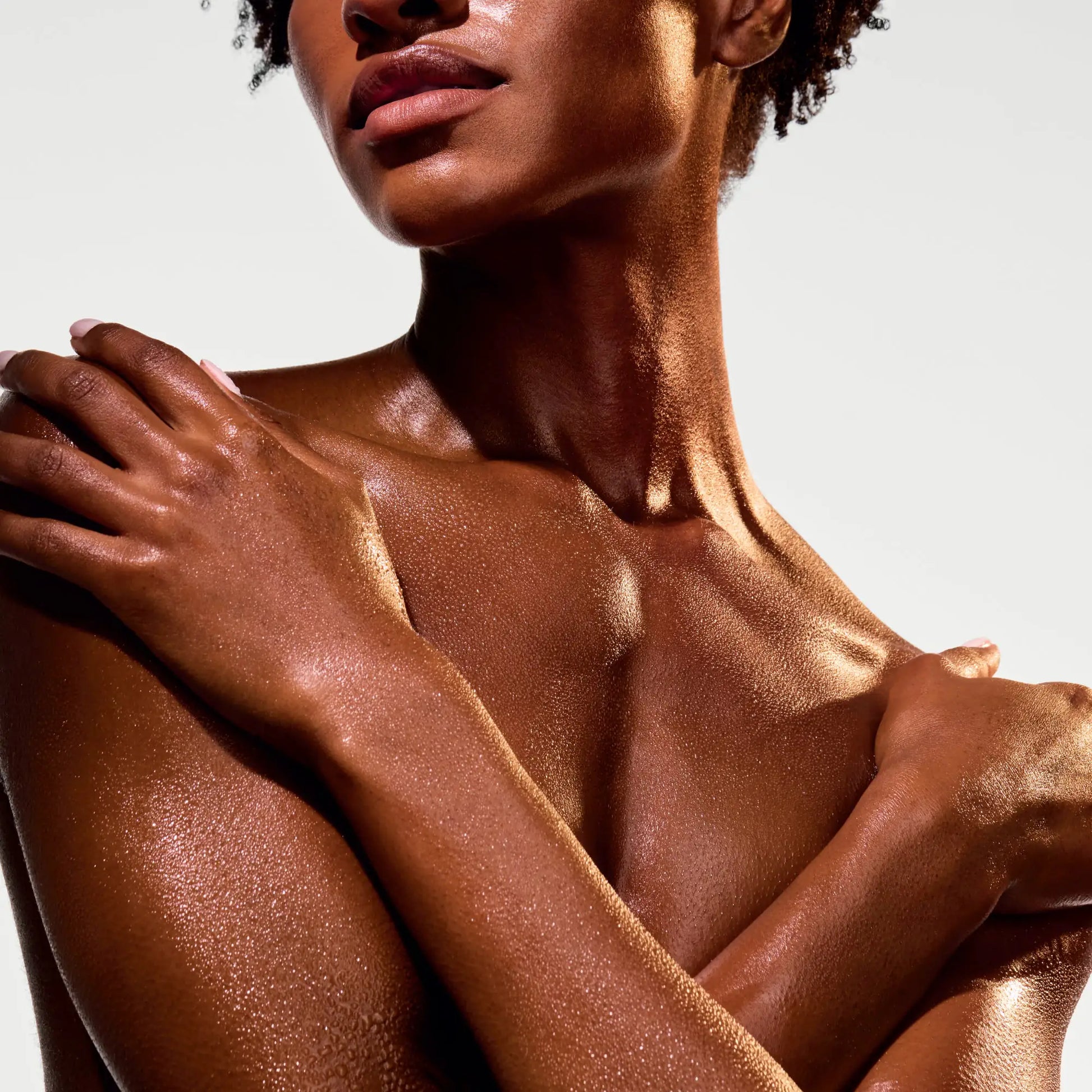 the-glow-getter-multi-oil-body-scrub-s6 NATR-40028-Alt-Image-The_Glow_Getter_Multi-Oil_Body_Scrub-06_1.webp
